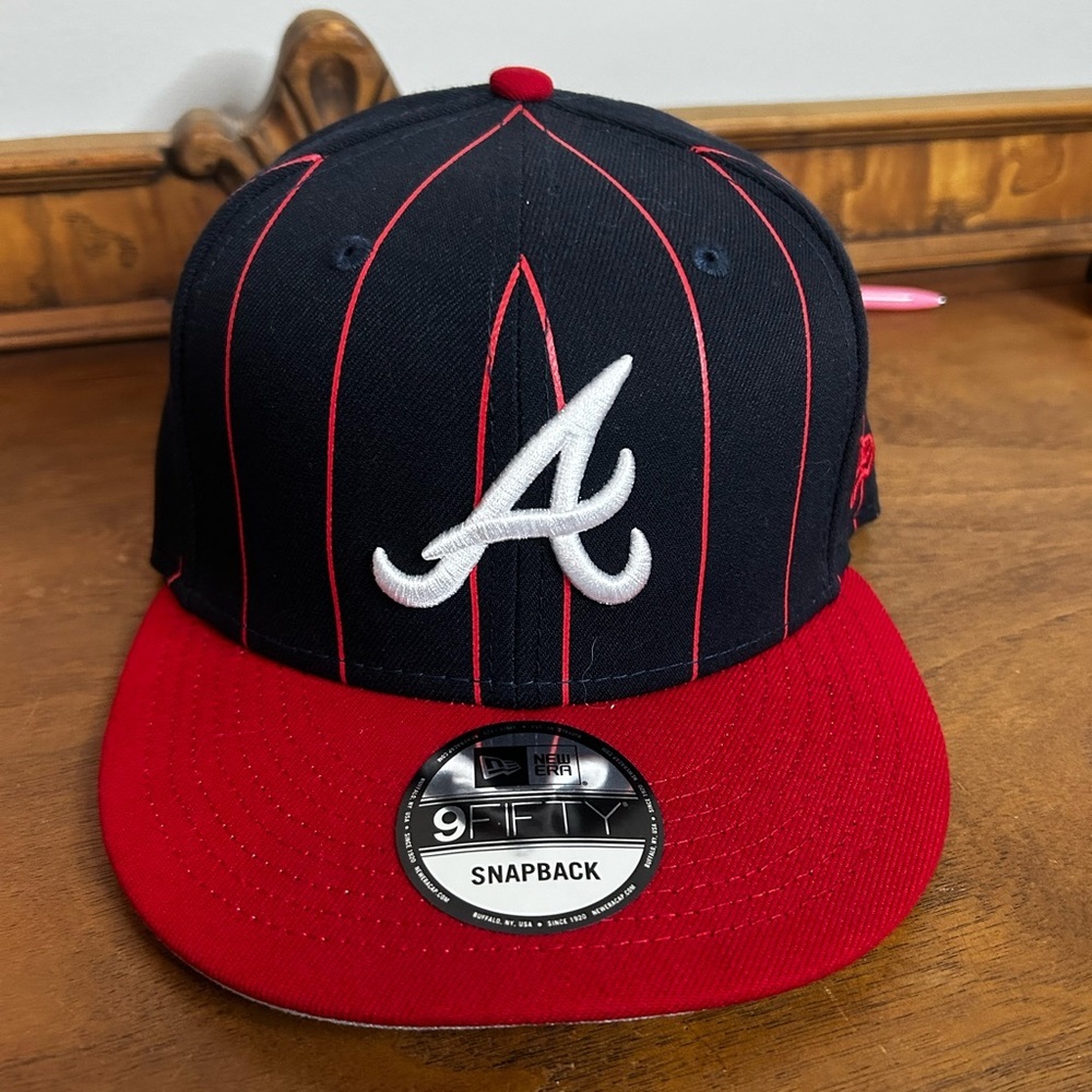 Atlanta Braves New Era Black and Red 9FIFTY Cap, One Size Fits Most